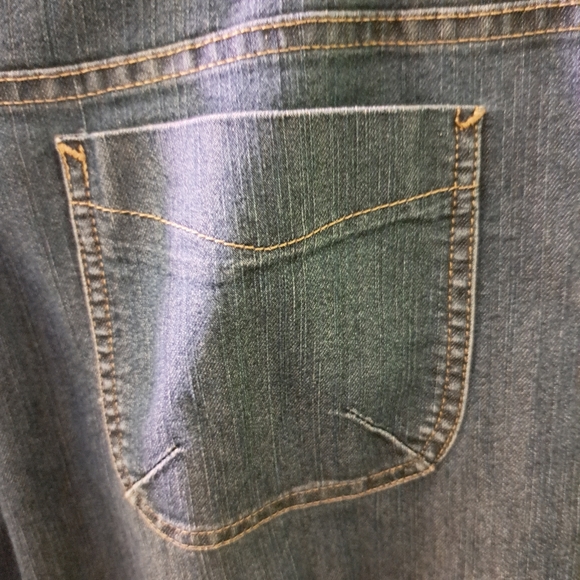 Lee At The Waist Capris - Picture 12 of 14